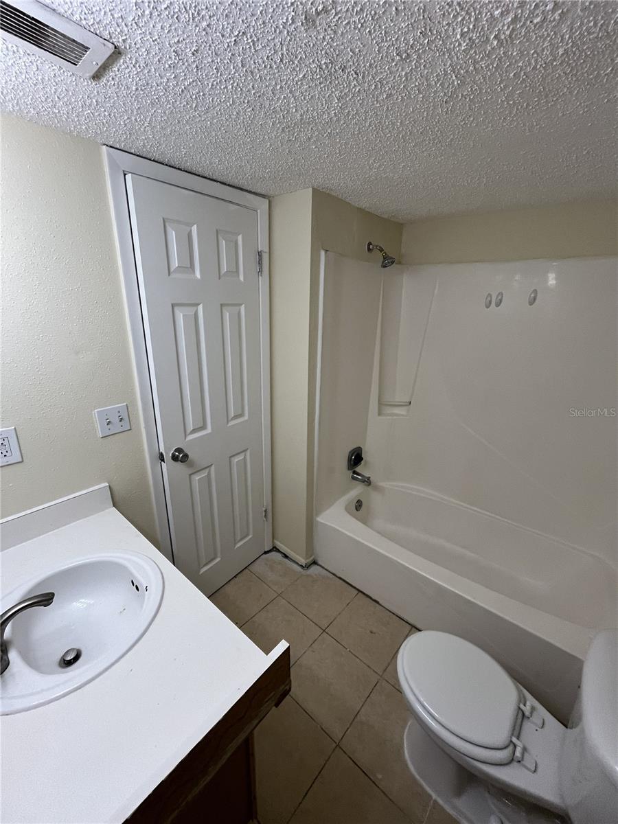 Image 21 of 21 For 121 Oyster Bay Circle 220