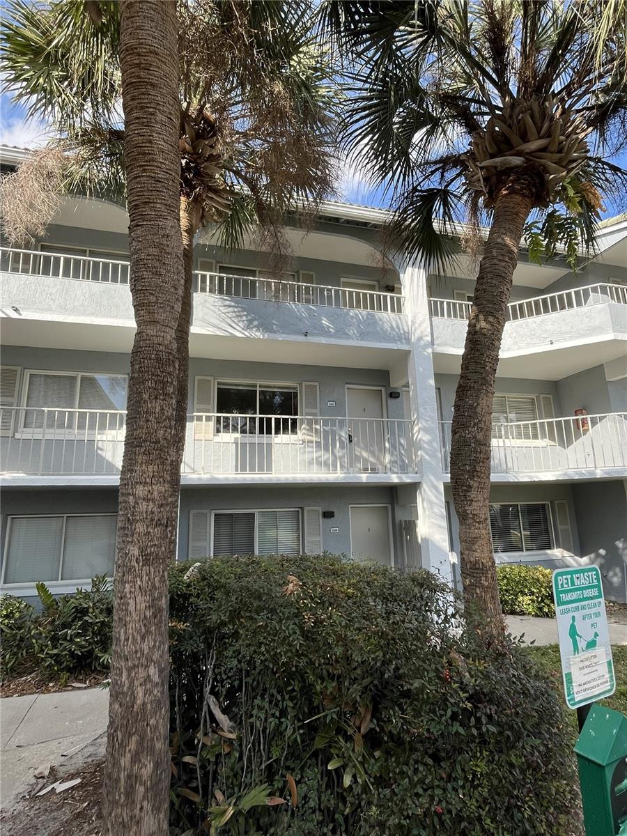 Image 3 of 21 For 121 Oyster Bay Circle 220