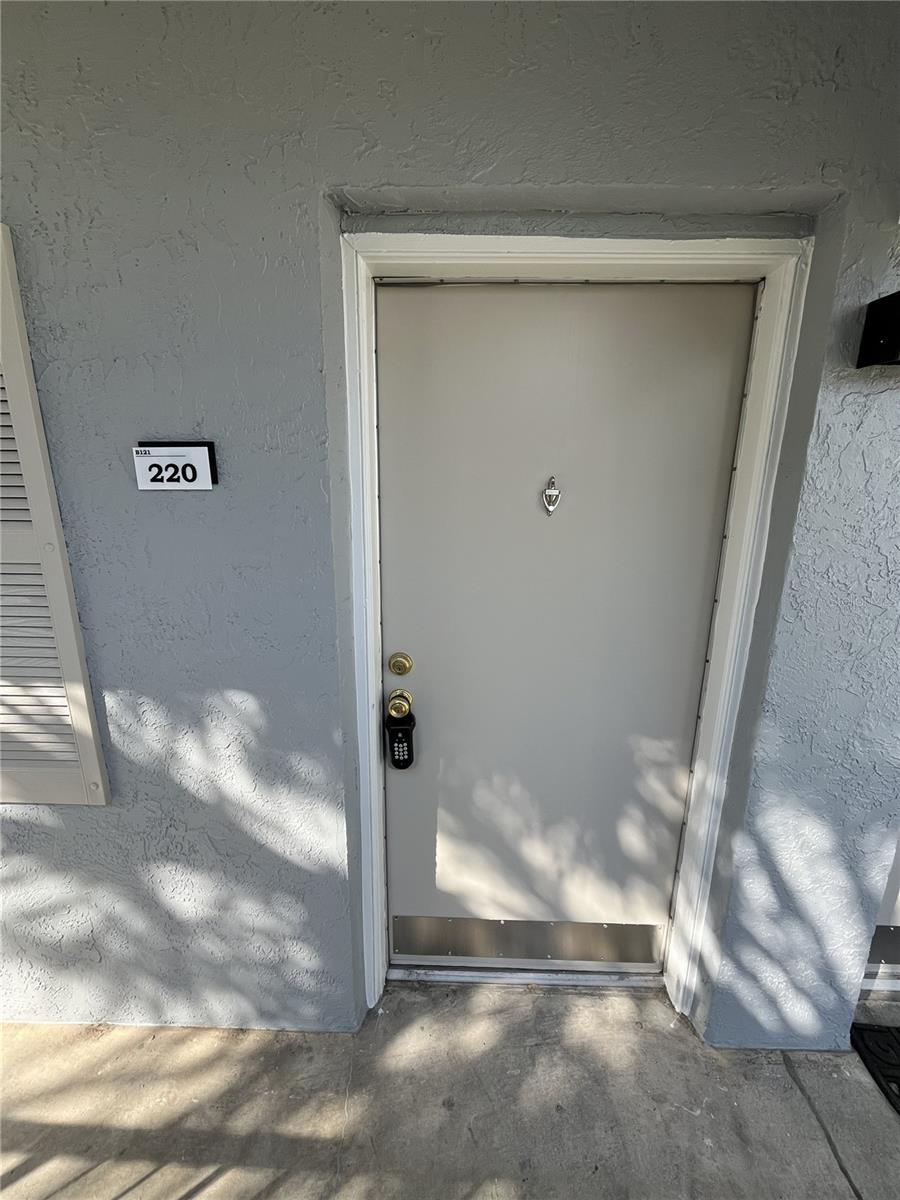 Image 4 of 21 For 121 Oyster Bay Circle 220