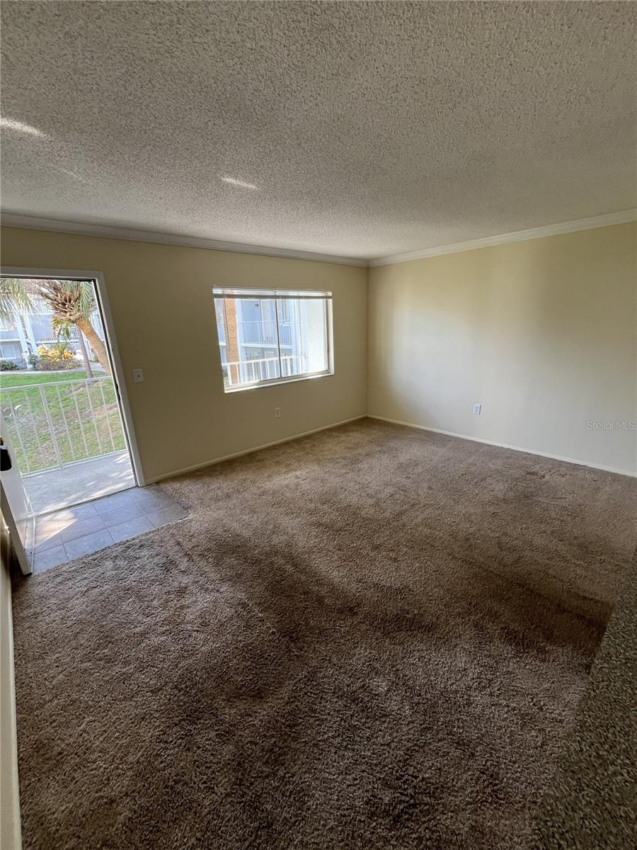 Image 6 of 21 For 121 Oyster Bay Circle 220