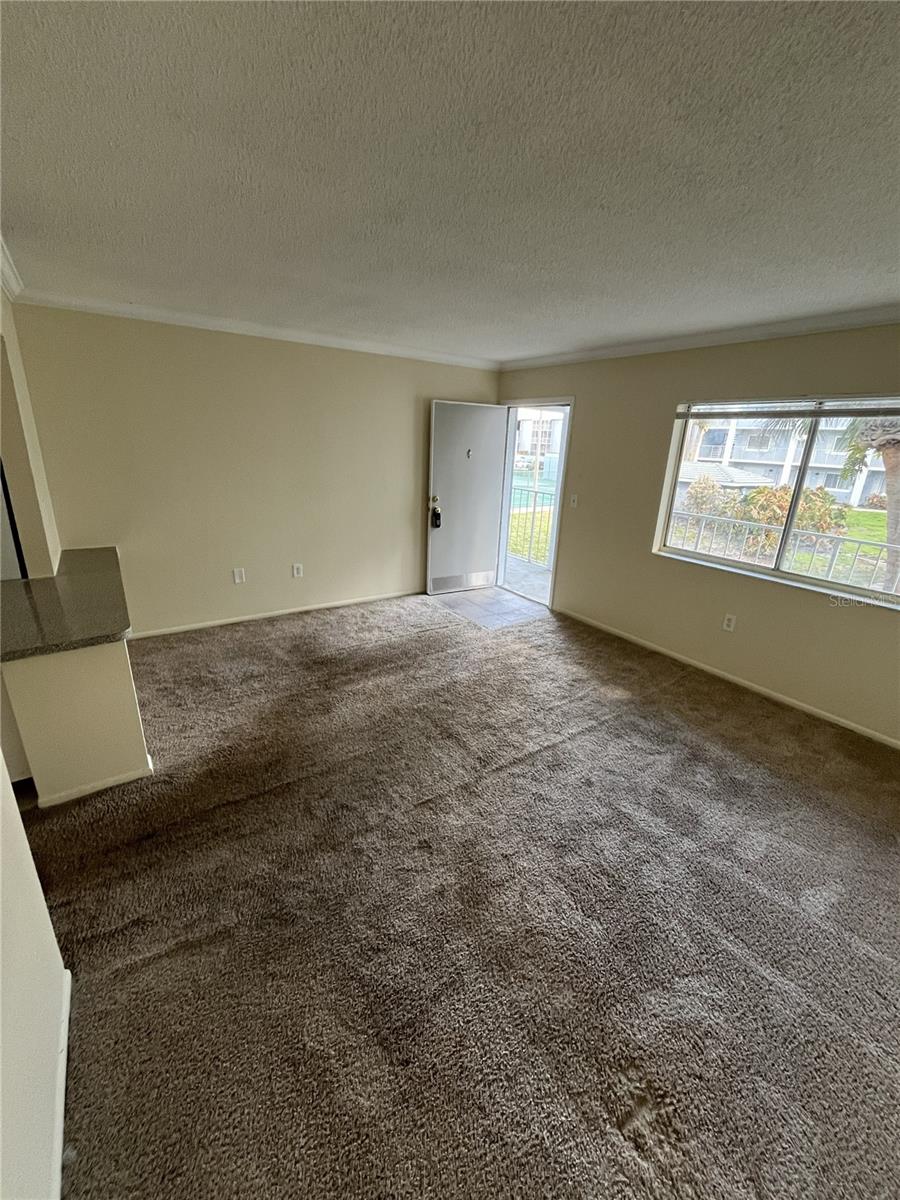 Image 7 of 21 For 121 Oyster Bay Circle 220