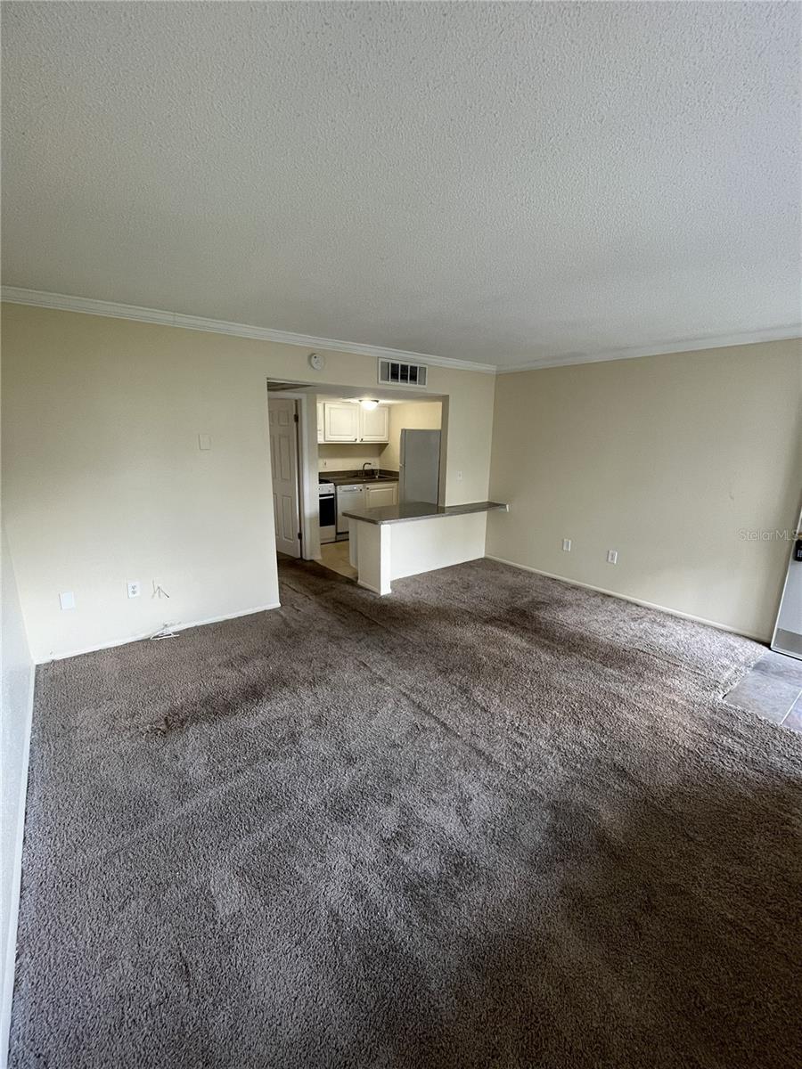 Image 8 of 21 For 121 Oyster Bay Circle 220