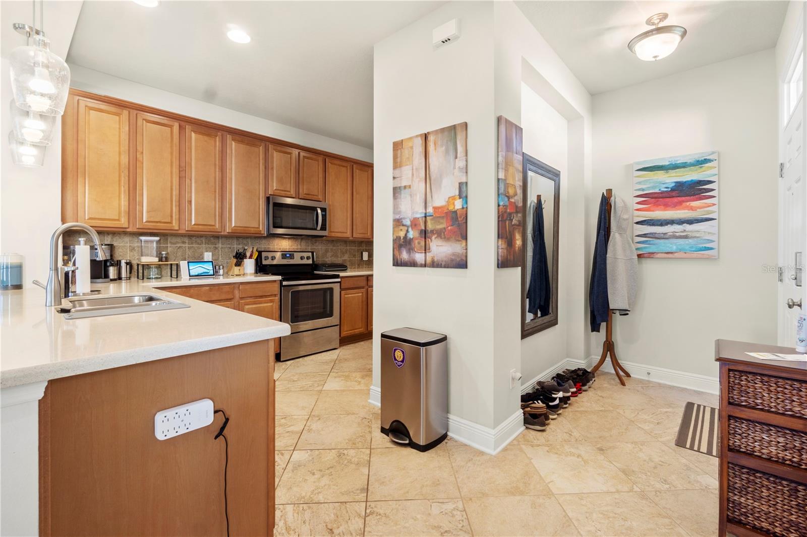 Image 13 of 29 For 13519 Fountainbleau Drive