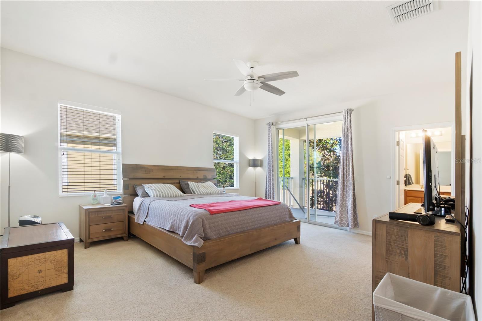 Image 18 of 29 For 13519 Fountainbleau Drive