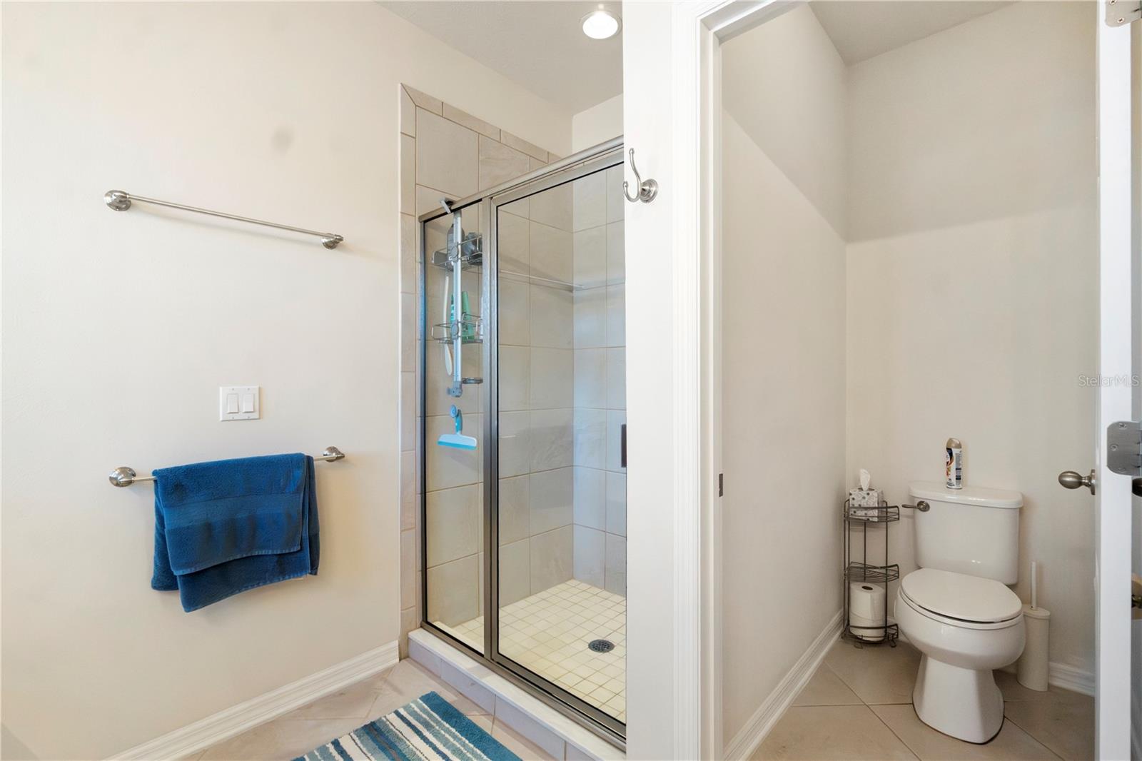 Image 20 of 29 For 13519 Fountainbleau Drive