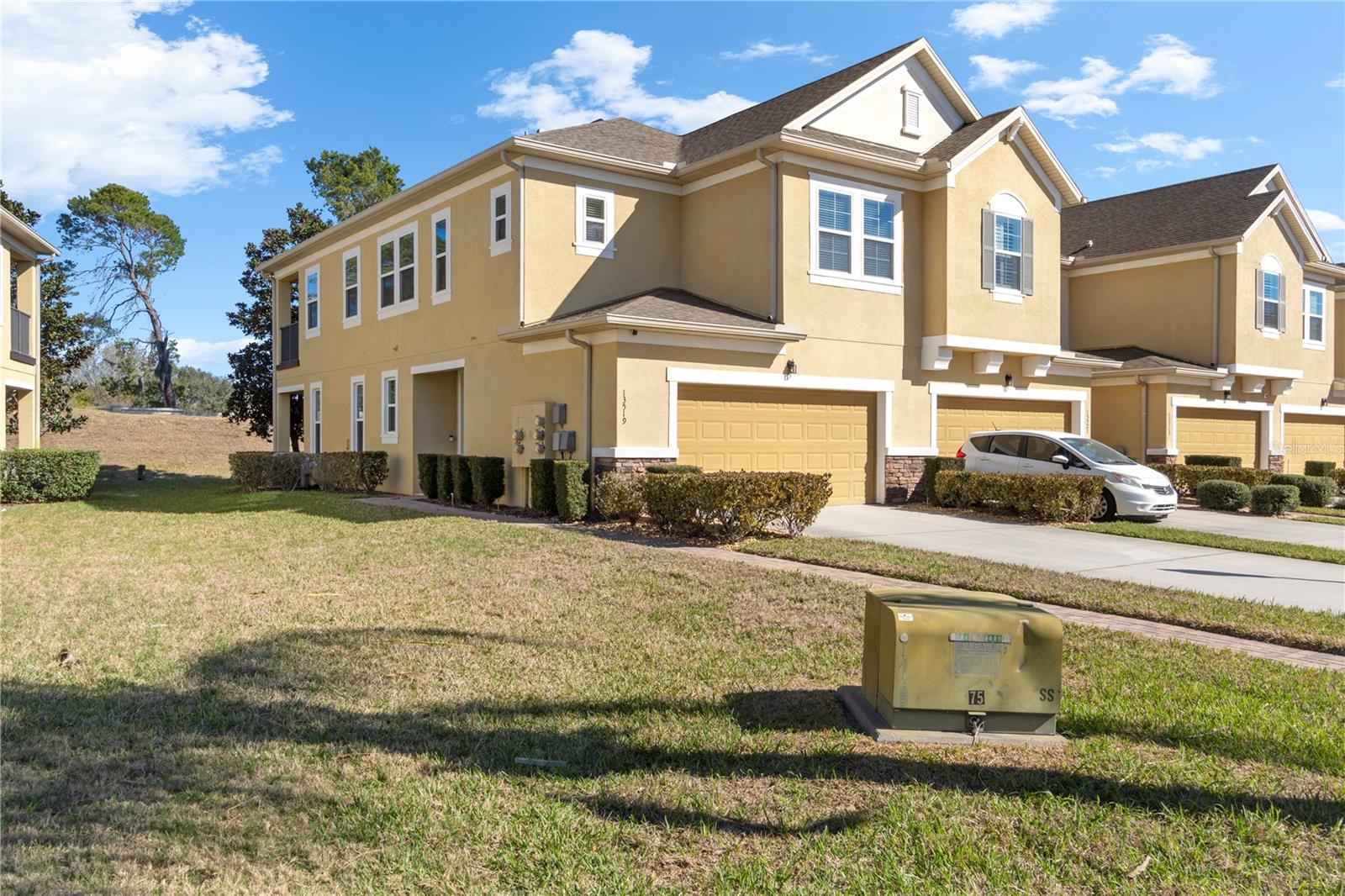 Image 27 of 29 For 13519 Fountainbleau Drive