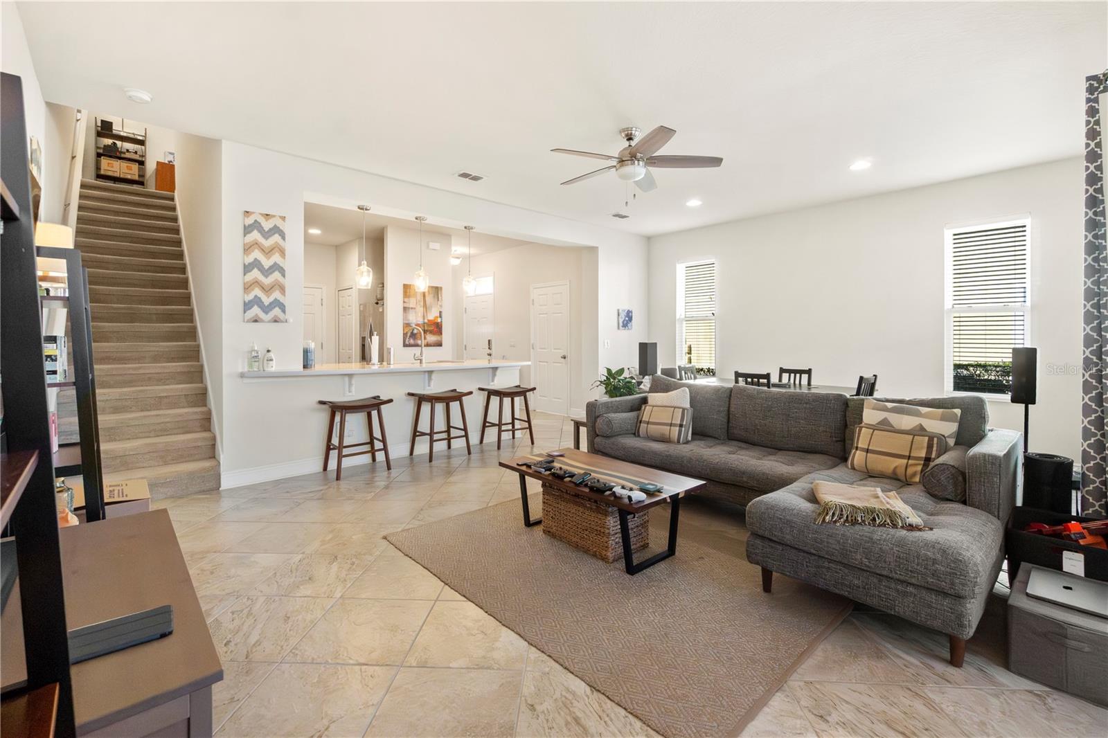 Image 4 of 29 For 13519 Fountainbleau Drive