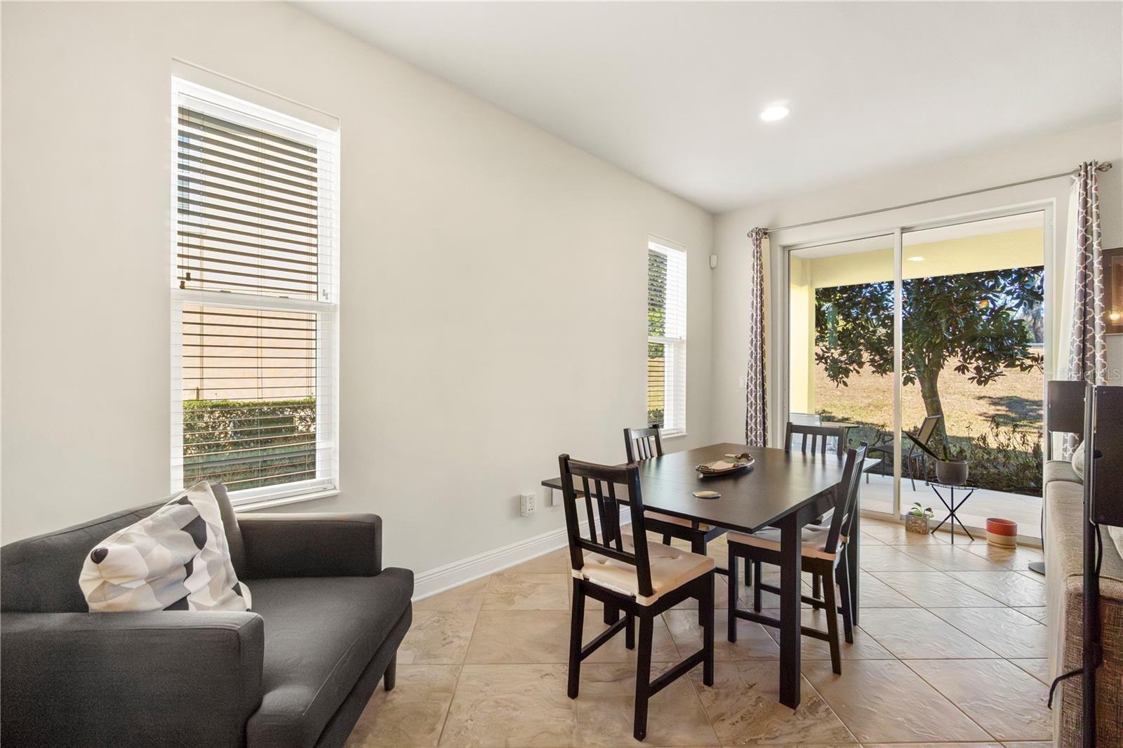 Image 7 of 29 For 13519 Fountainbleau Drive