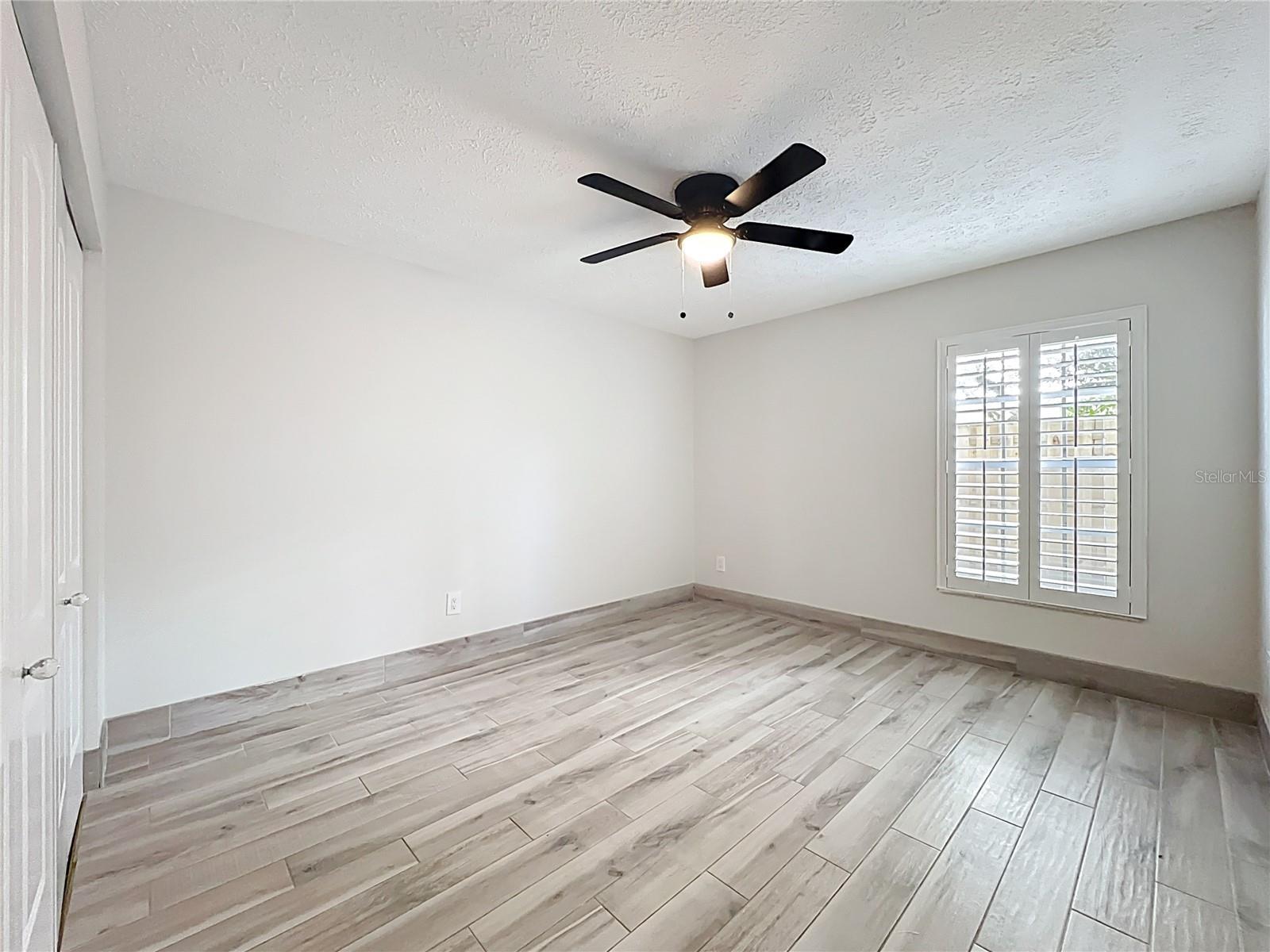 Image 26 of 77 For 470 Par Street 470