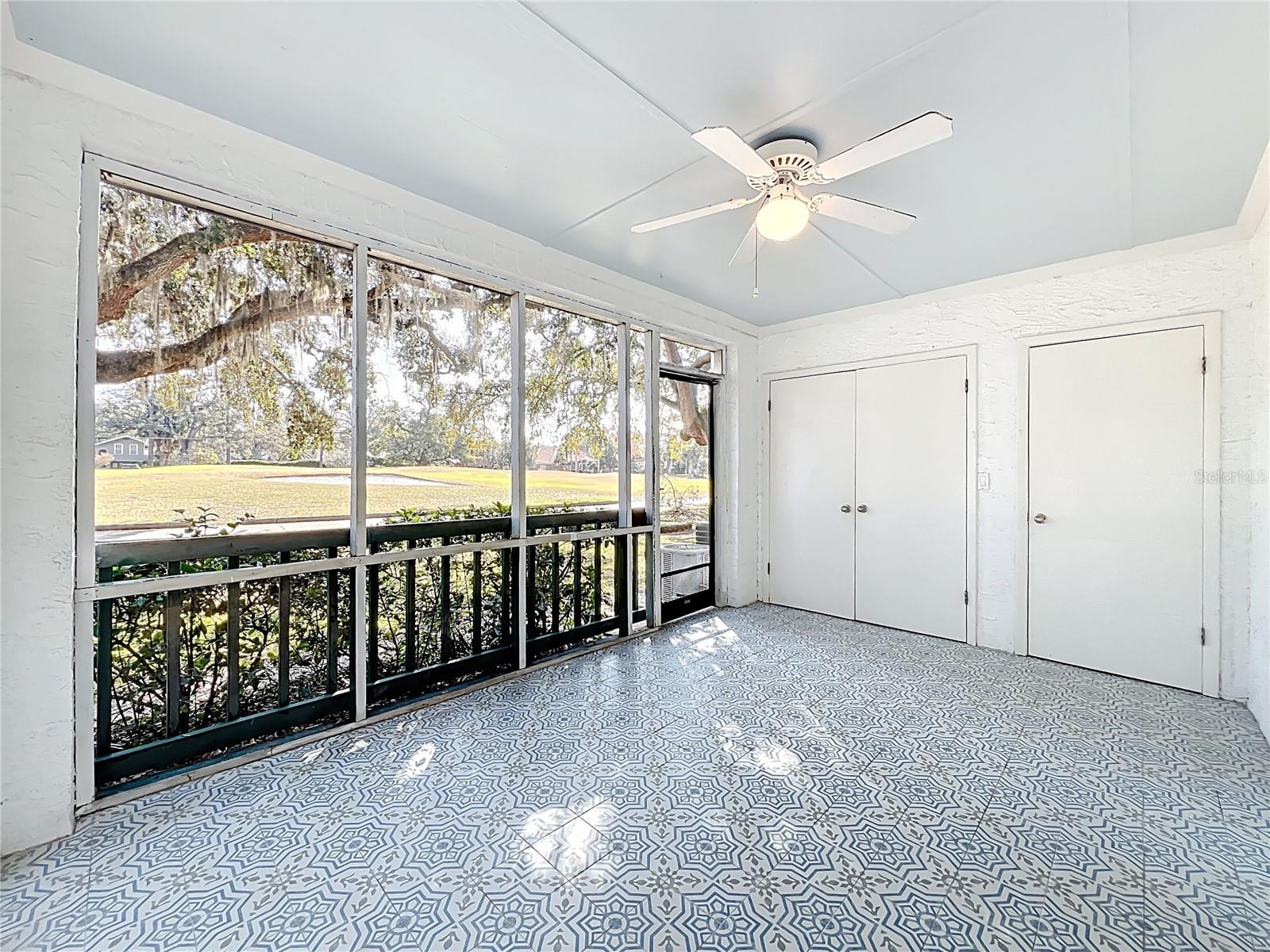 Image 39 of 77 For 470 Par Street 470