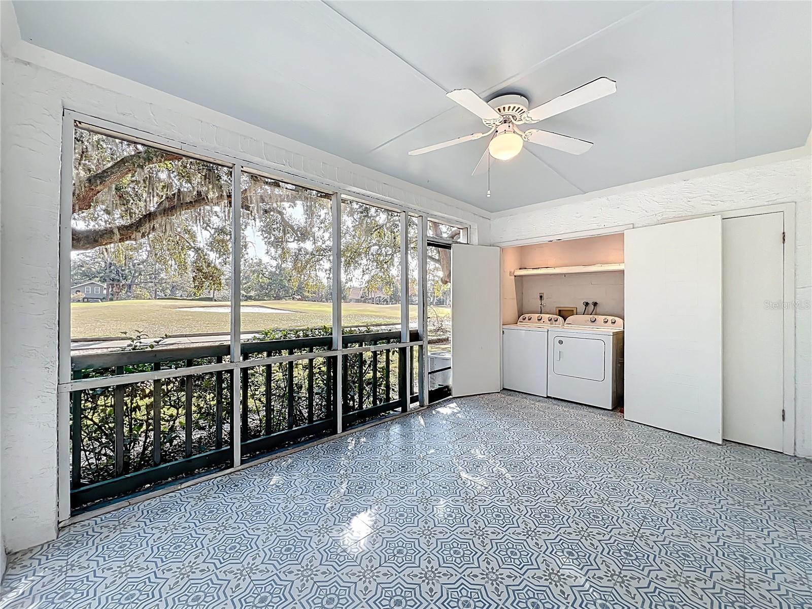 Image 40 of 77 For 470 Par Street 470