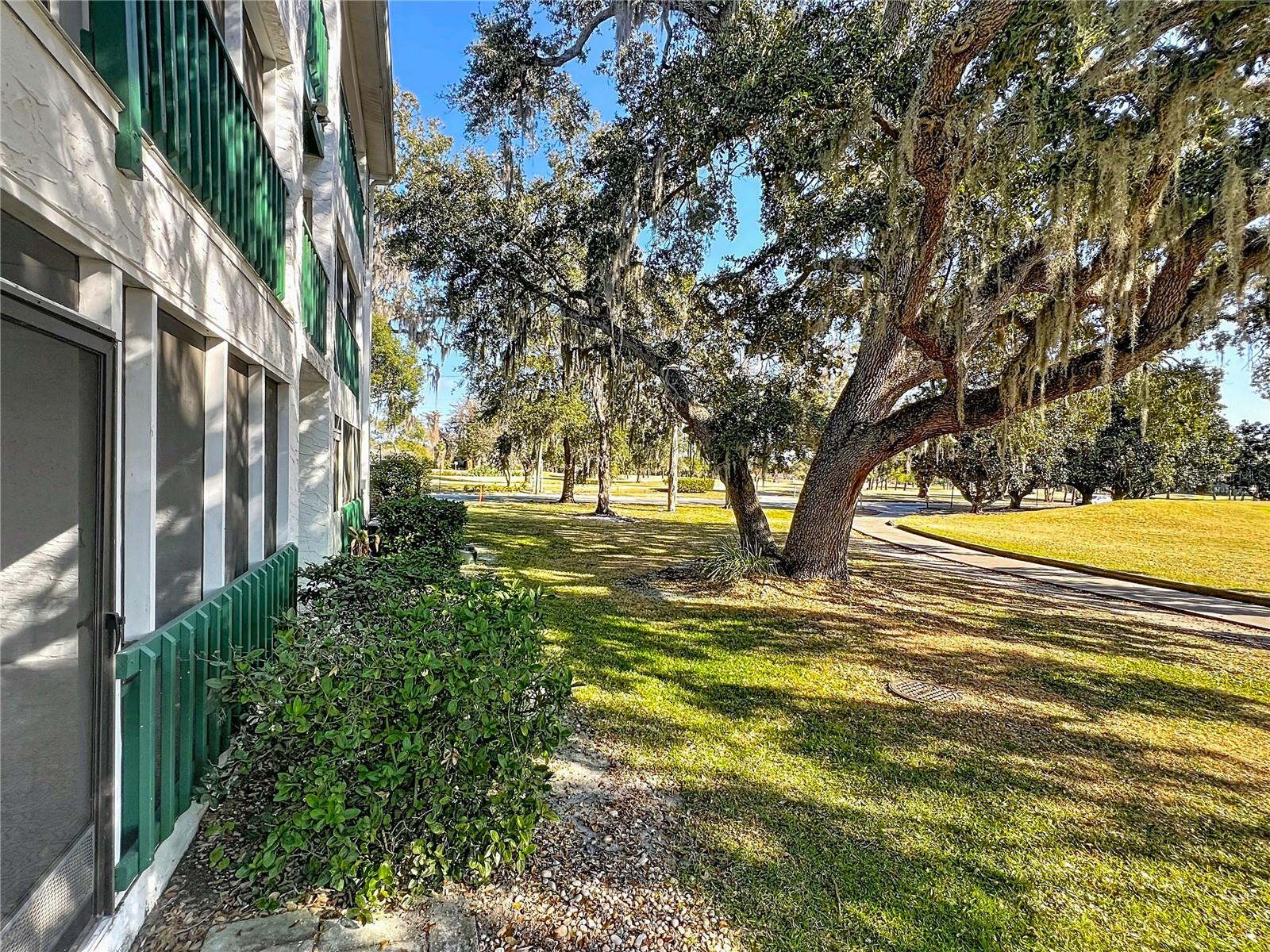 Image 45 of 77 For 470 Par Street 470