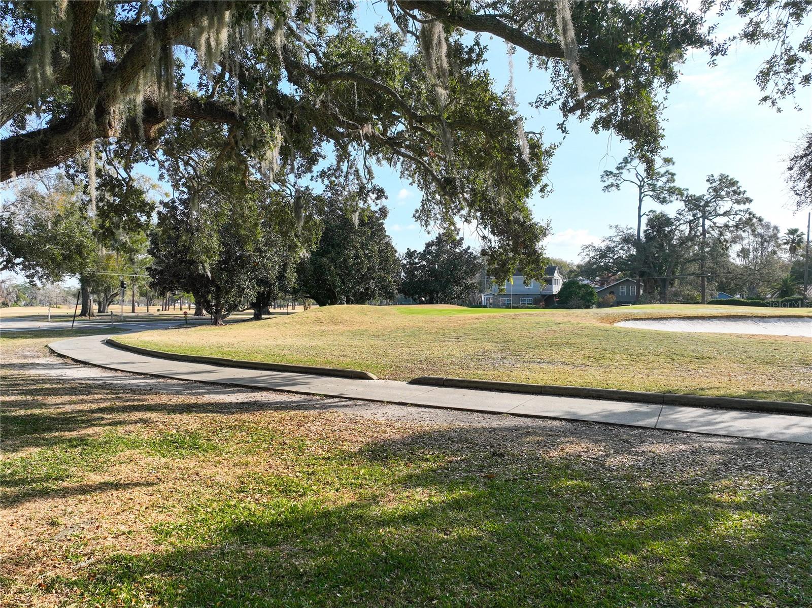 Image 51 of 77 For 470 Par Street 470