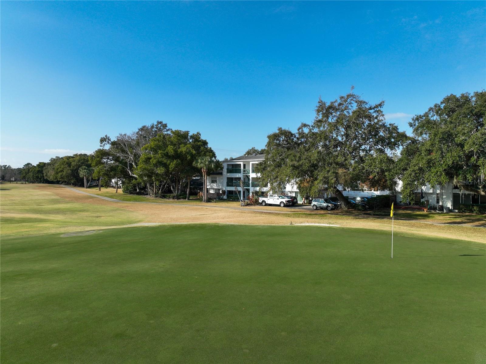 Image 56 of 77 For 470 Par Street 470