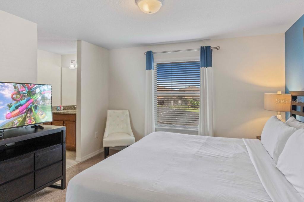 Image 28 of 65 For 8815 Macapa Drive