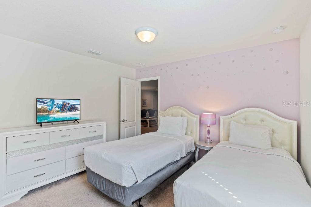 Image 33 of 65 For 8815 Macapa Drive