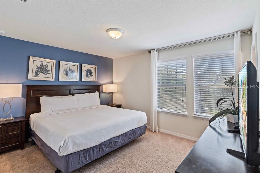 Image 35 of 65 For 8815 Macapa Drive