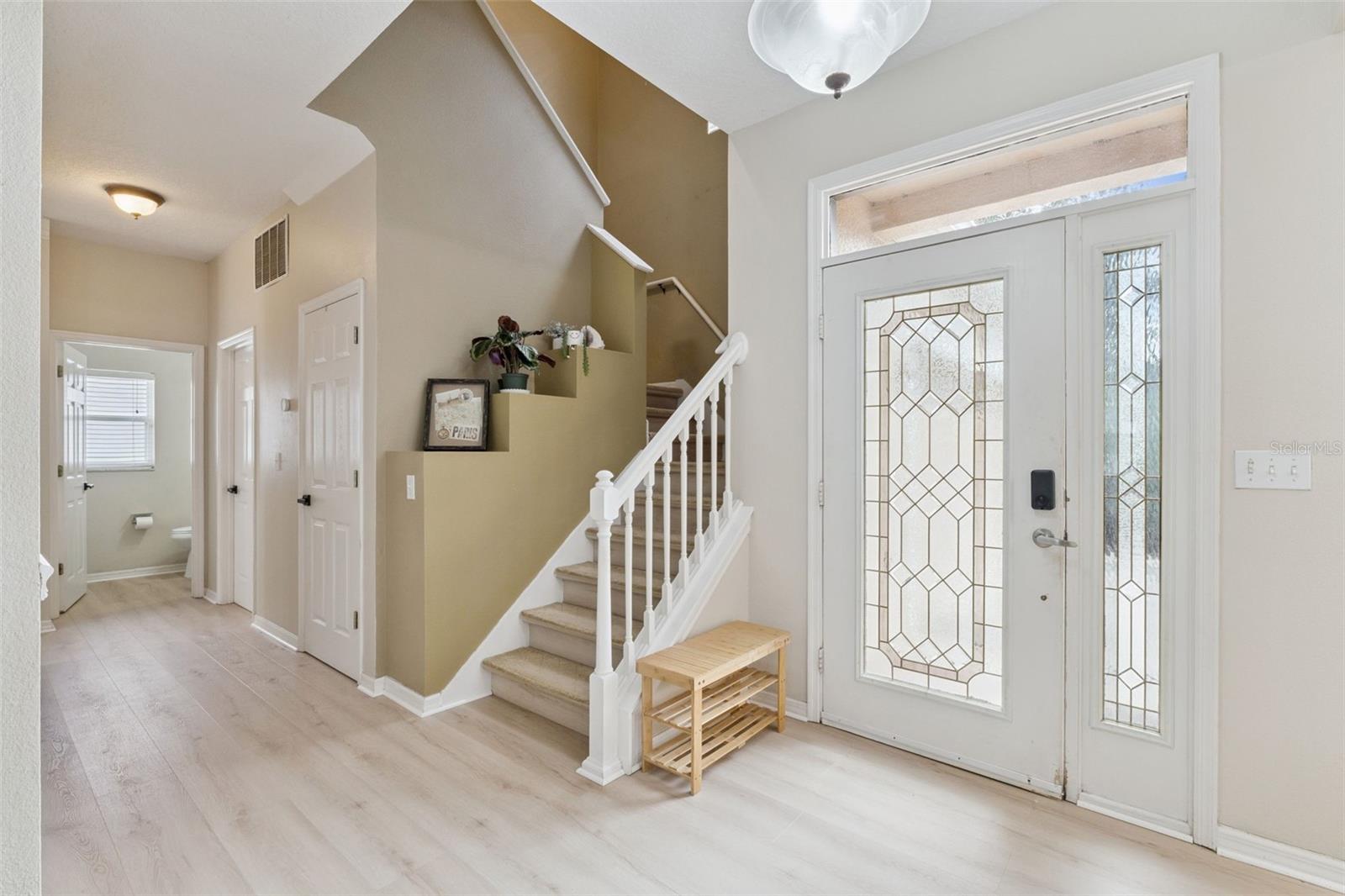 Image 13 of 64 For 422 Sandringham Court