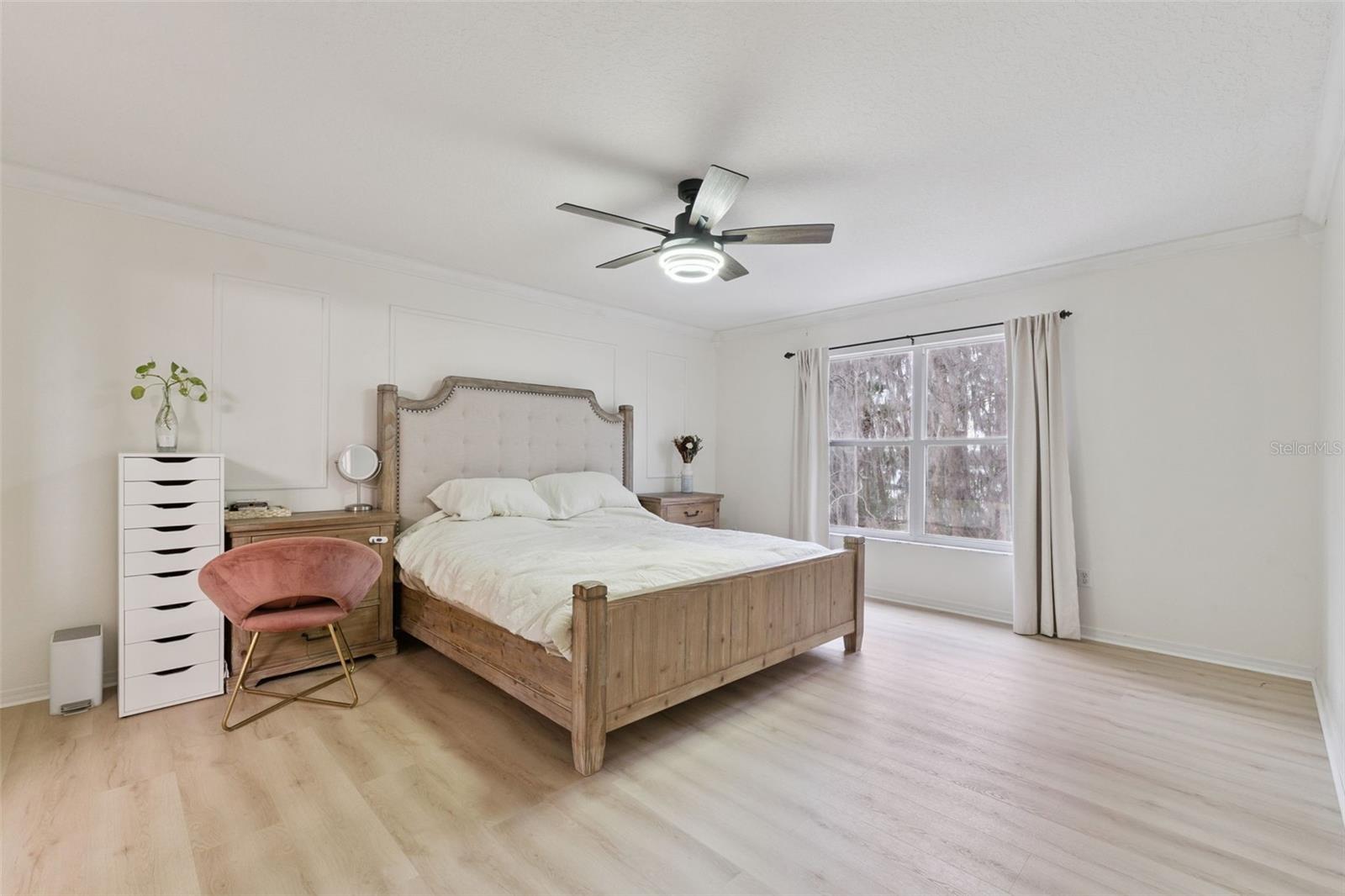 Image 19 of 64 For 422 Sandringham Court