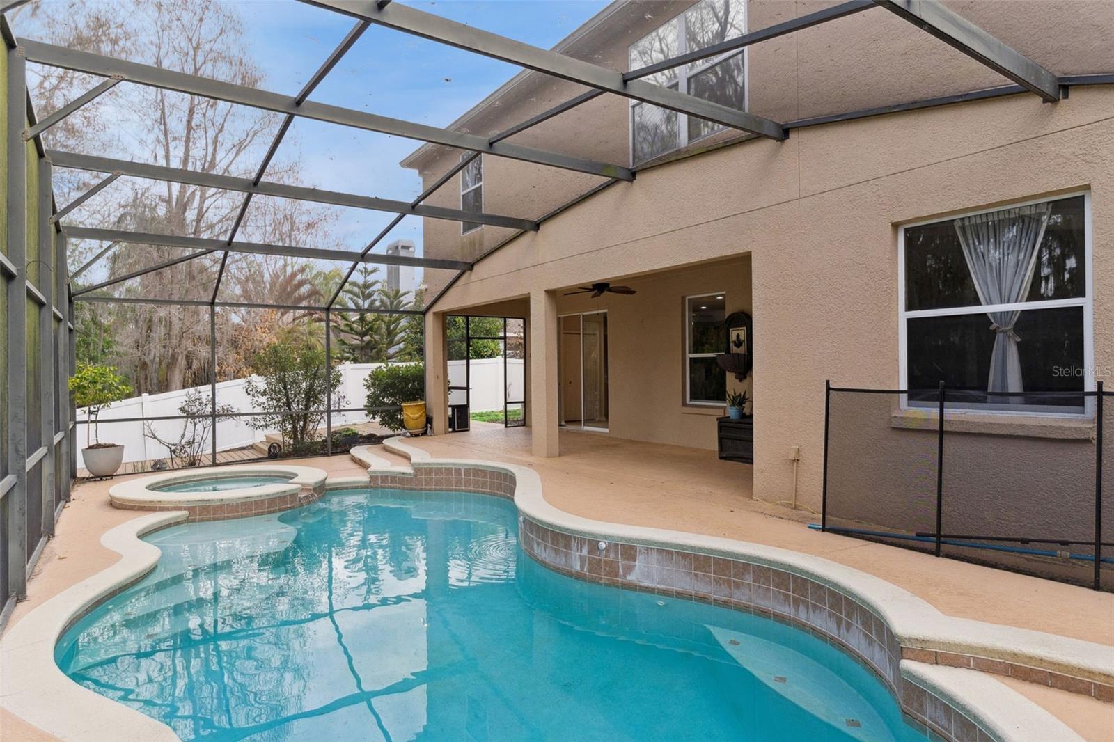 Image 35 of 64 For 422 Sandringham Court