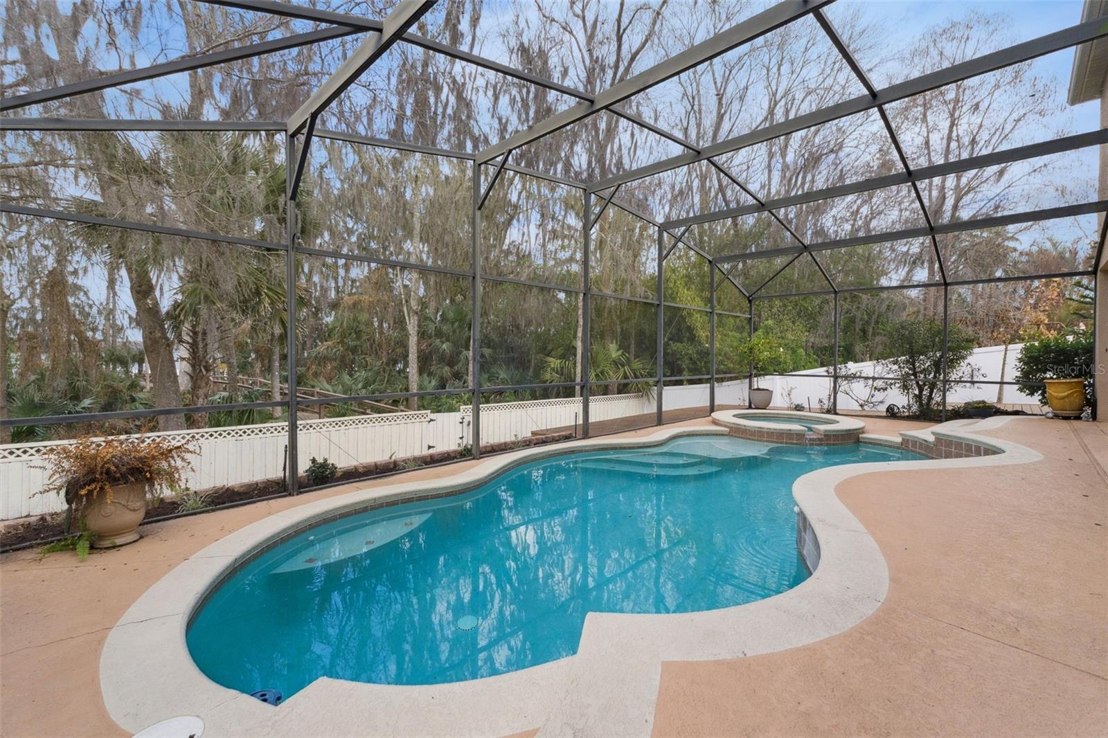 Image 36 of 64 For 422 Sandringham Court