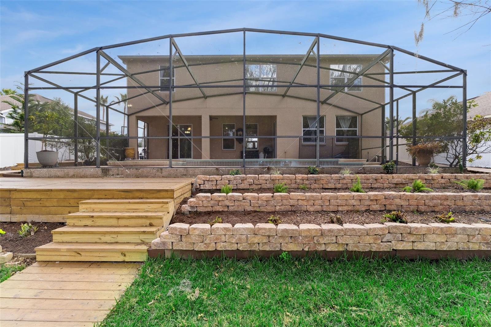 Image 42 of 64 For 422 Sandringham Court