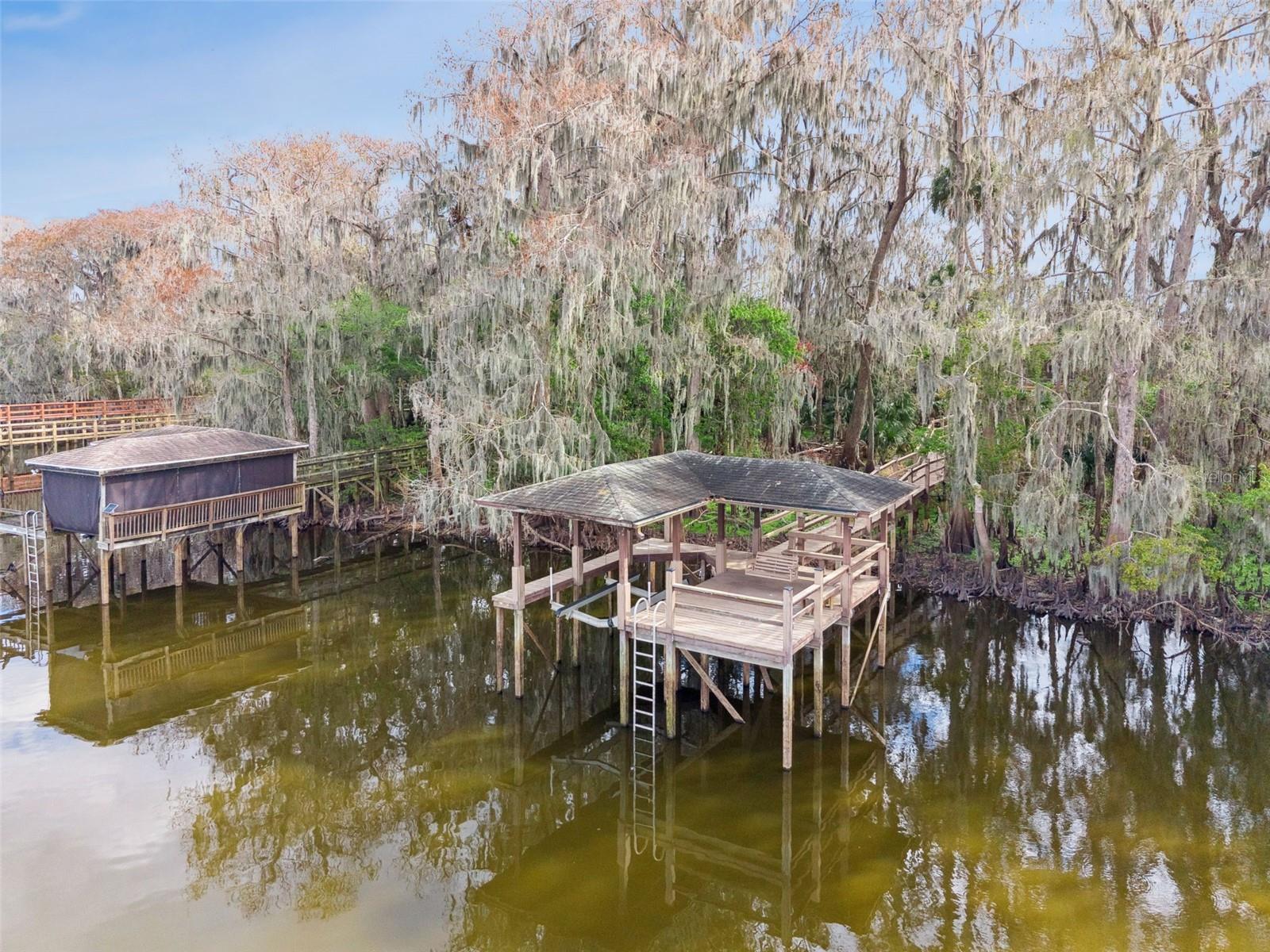 Image 45 of 64 For 422 Sandringham Court