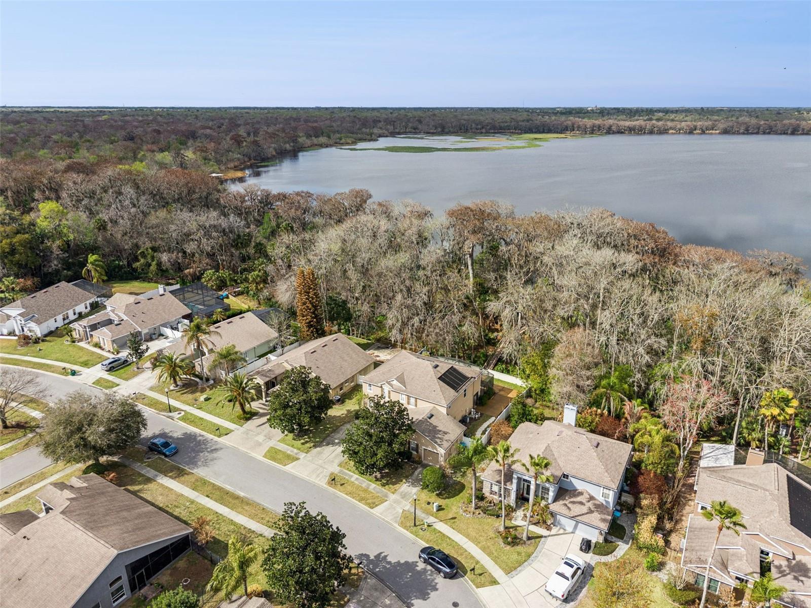 Image 50 of 64 For 422 Sandringham Court