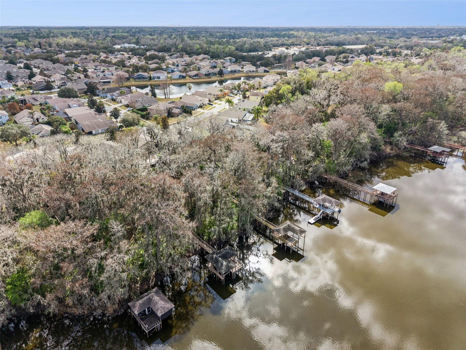 Image 56 of 64 For 422 Sandringham Court