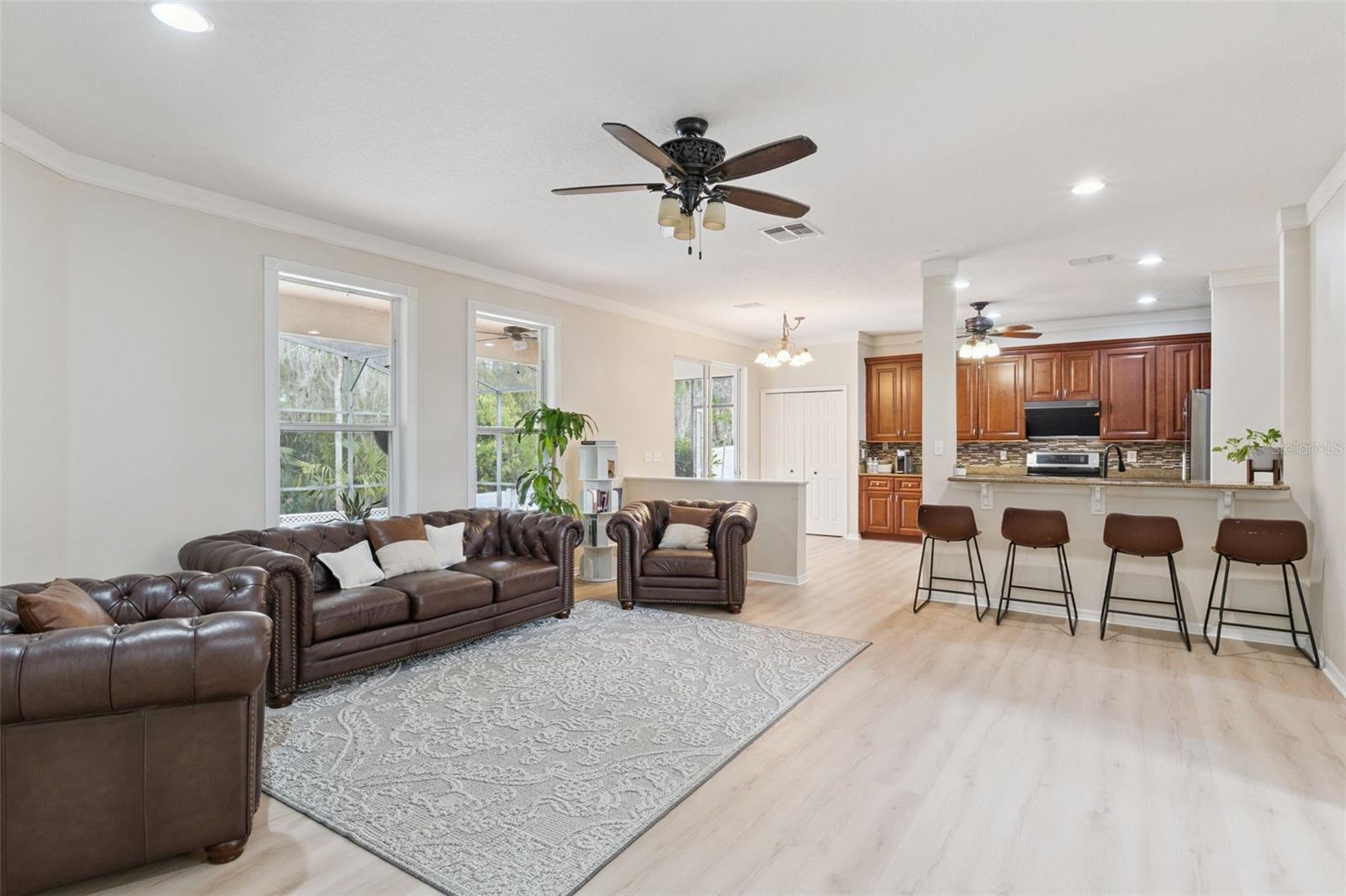 Image 6 of 64 For 422 Sandringham Court