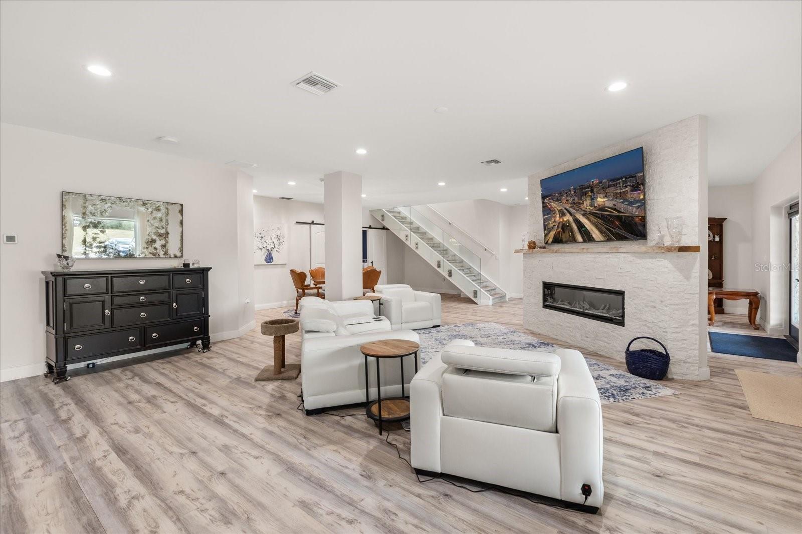 Image 14 of 76 For 455 Briar Patch Lane