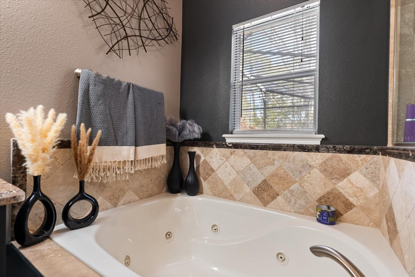 Image 19 of 29 For 451 Carey Way