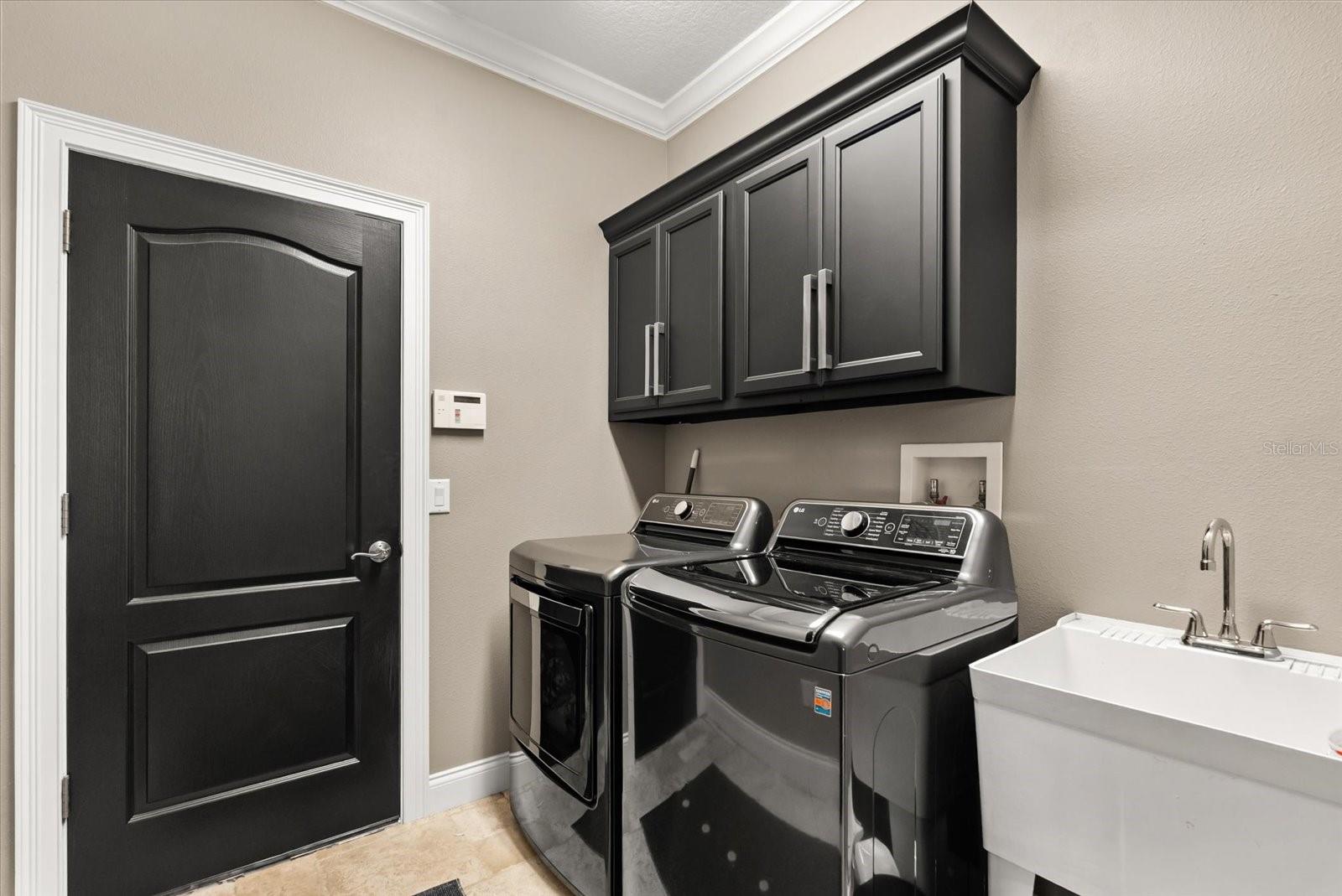 Image 20 of 29 For 451 Carey Way