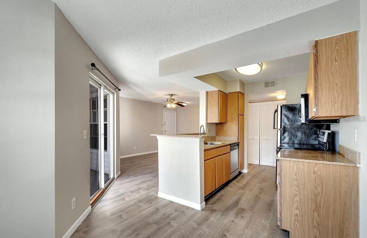 Image 3 of 10 For 11582 Westwood Boulevard 1426