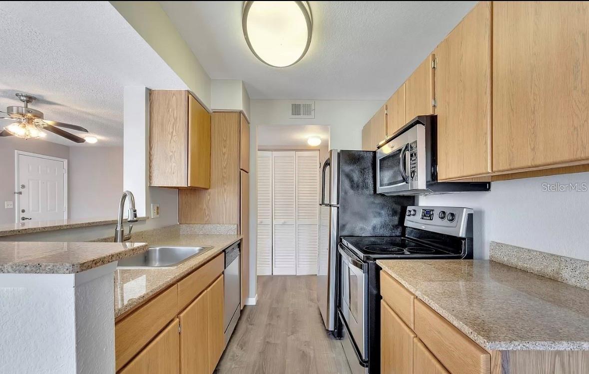 Image 5 of 10 For 11582 Westwood Boulevard 1426