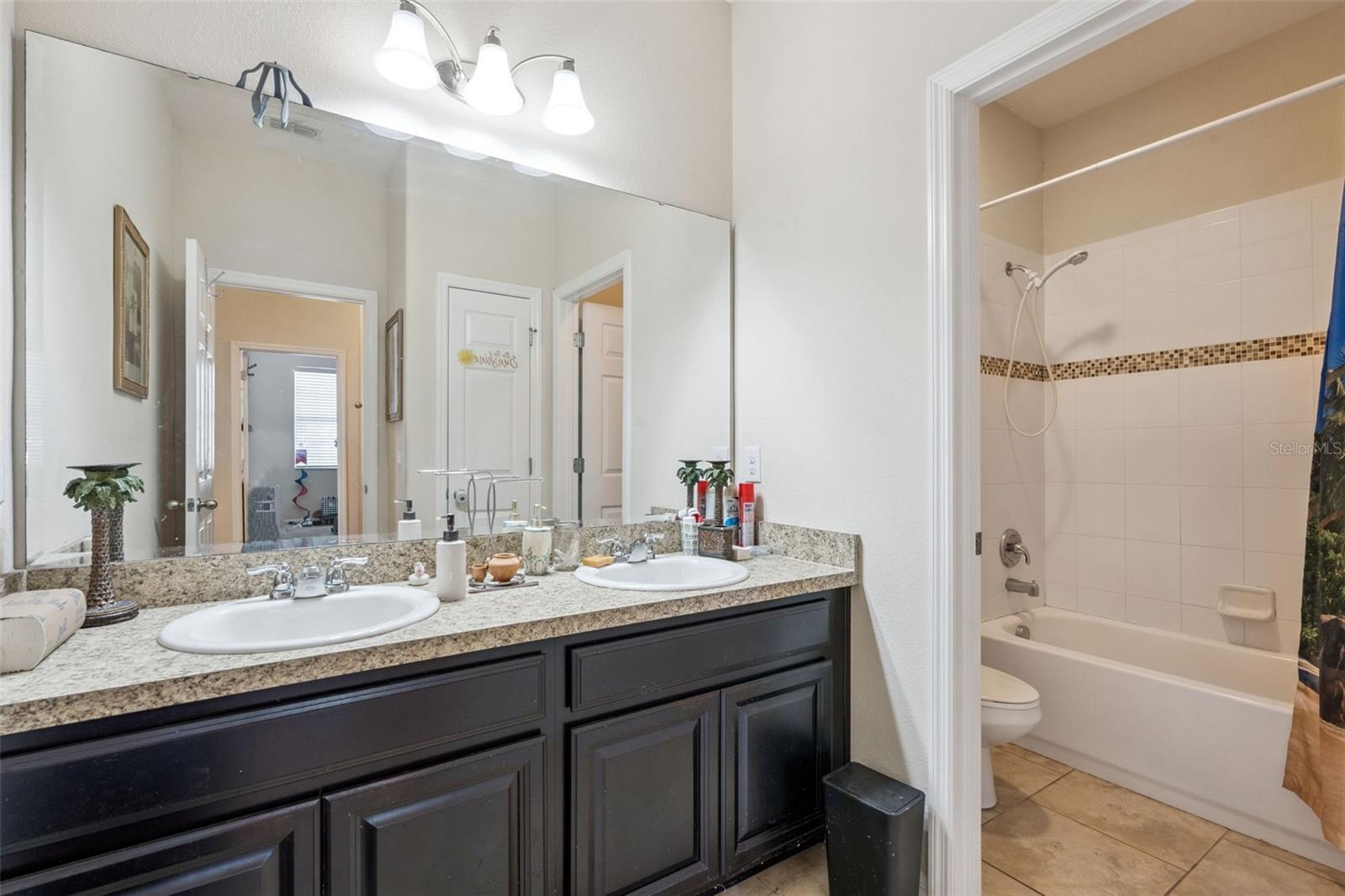 Image 29 of 51 For 9889 Lenox Street