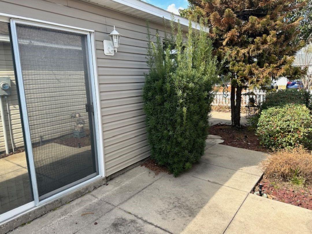 Image 4 of 14 For 2726 Moncayo Avenue