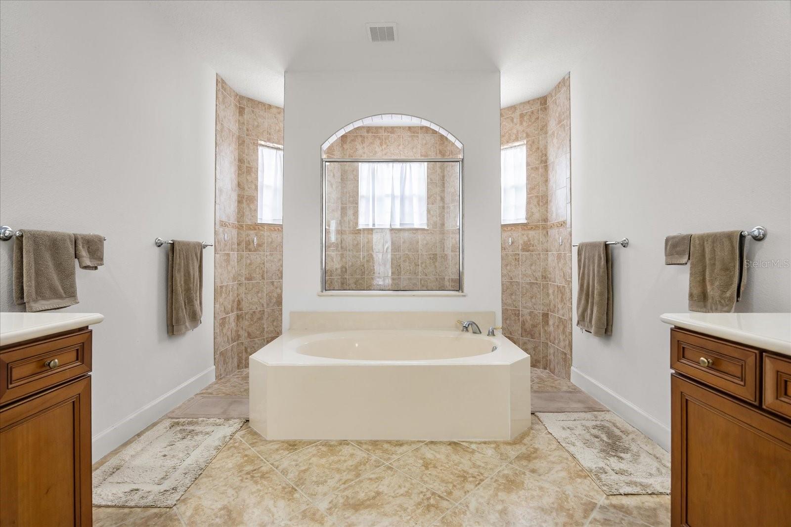 Listing photo id 18 for 2324 Willow Drop Way