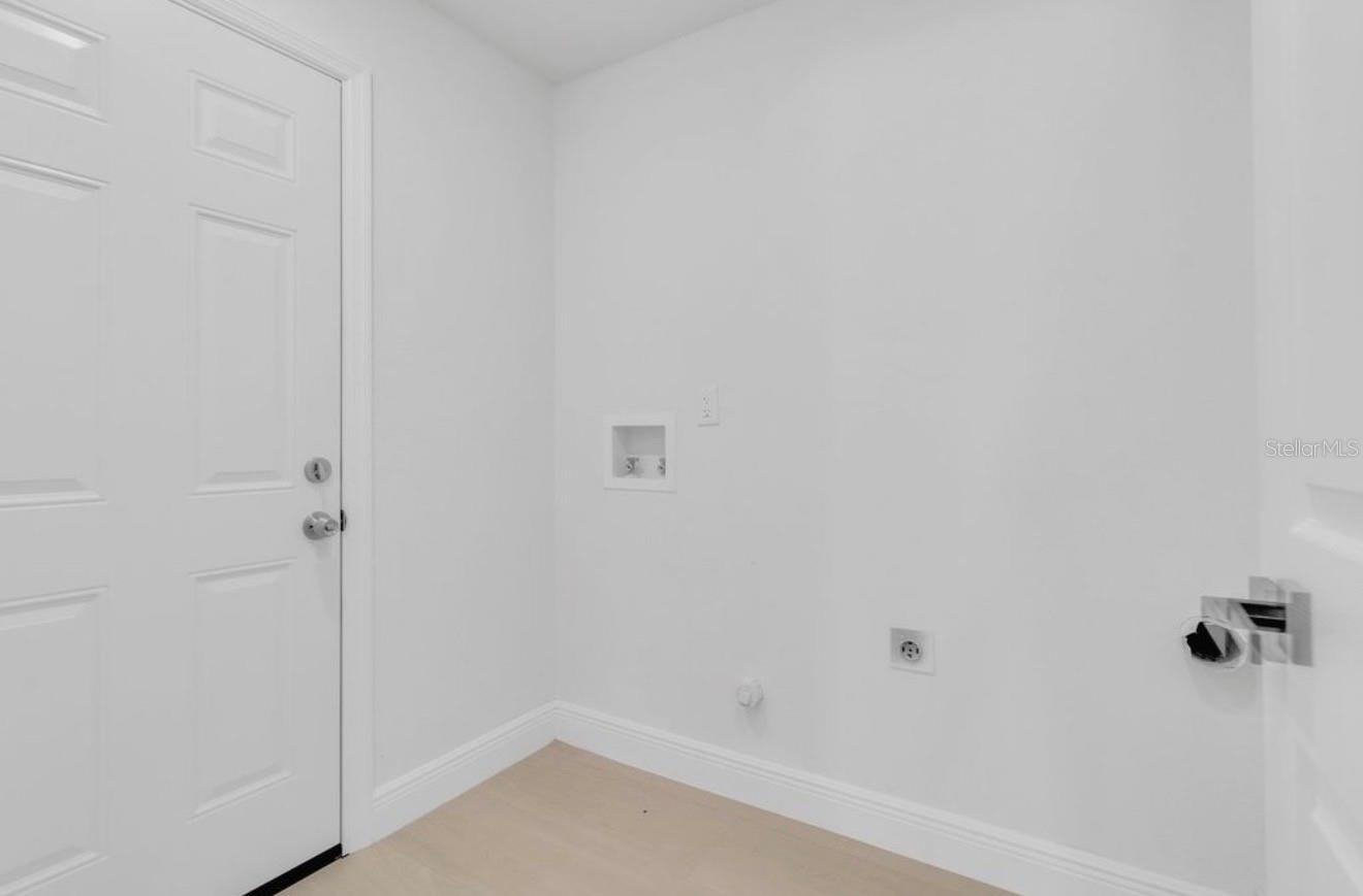 Image 13 of 30 For 2622 Liz Lane