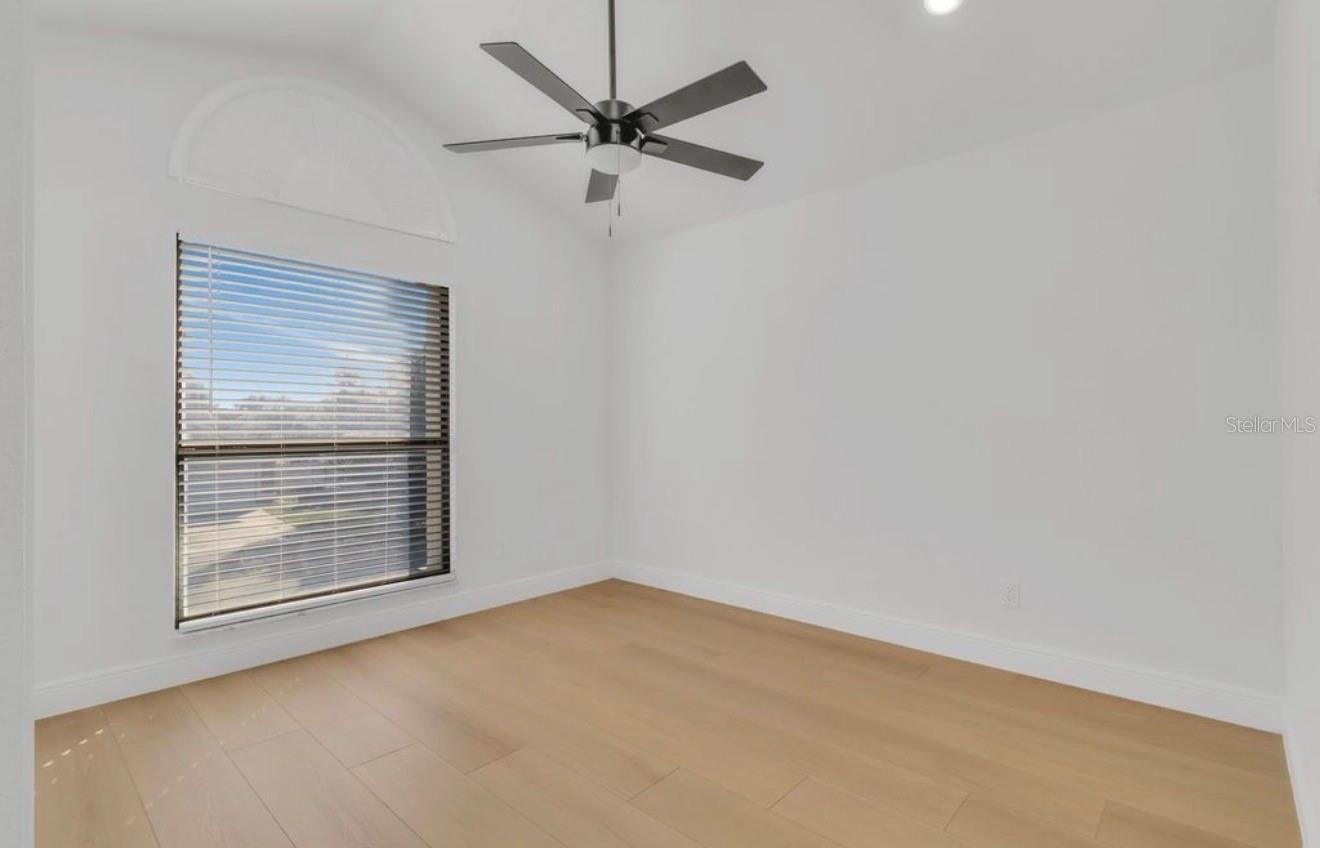 Image 17 of 30 For 2622 Liz Lane