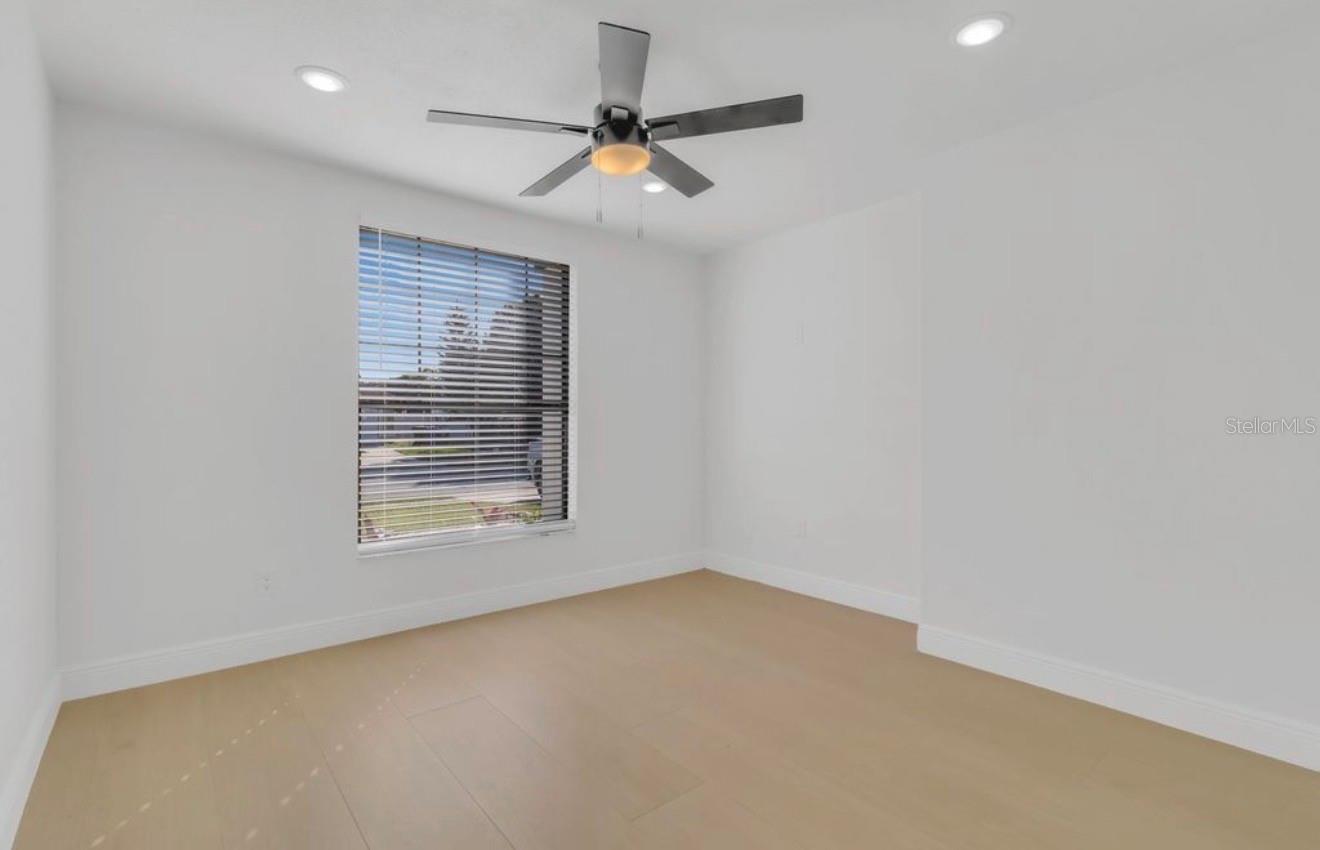 Image 20 of 30 For 2622 Liz Lane