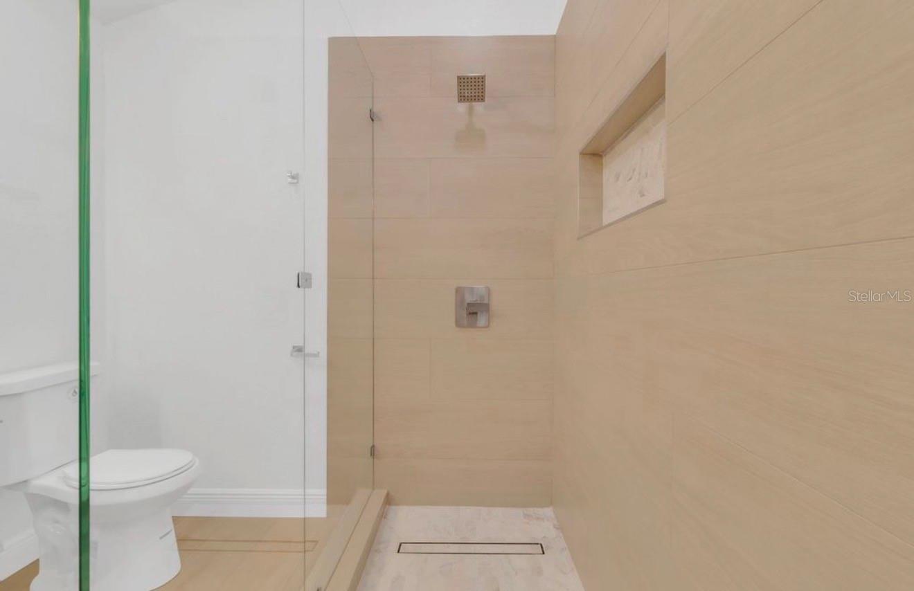 Image 24 of 30 For 2622 Liz Lane