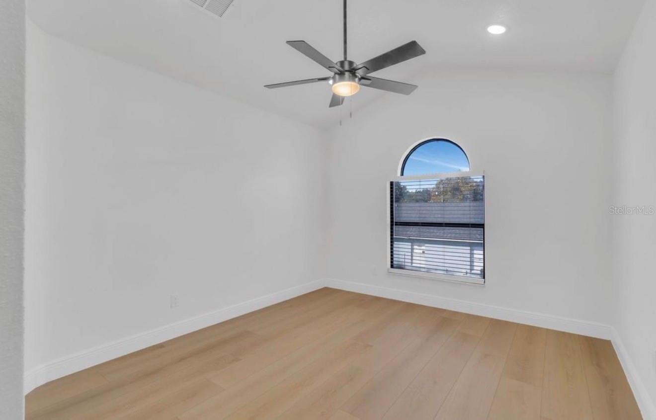 Image 26 of 30 For 2622 Liz Lane