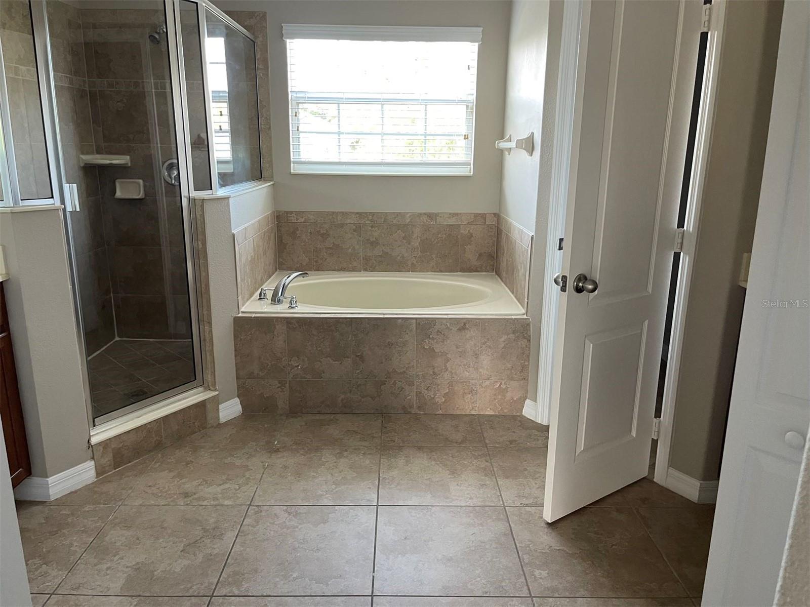 Image 23 of 38 For 12016 Deer Path Way