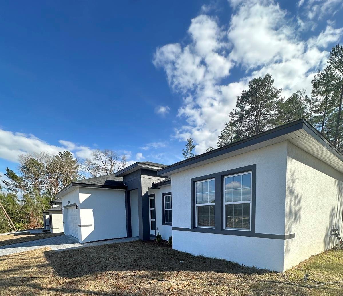 Image 2 of 29 For 15001 Sw 46th Cir