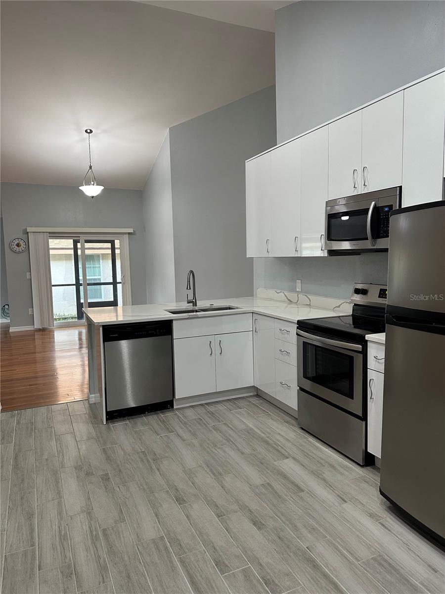 Image 12 of 22 For 7427 Spring Villas Circle