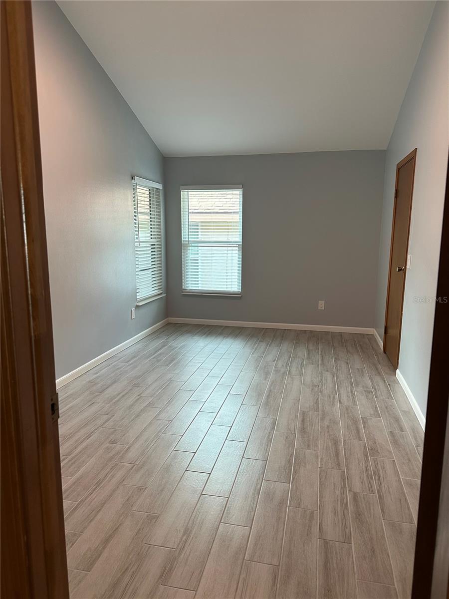 Image 14 of 22 For 7427 Spring Villas Circle