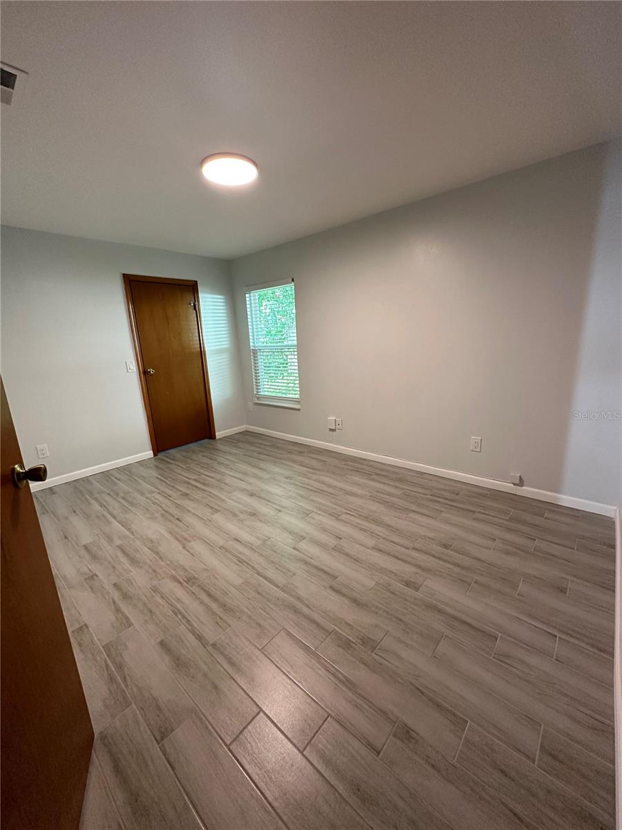 Image 16 of 22 For 7427 Spring Villas Circle