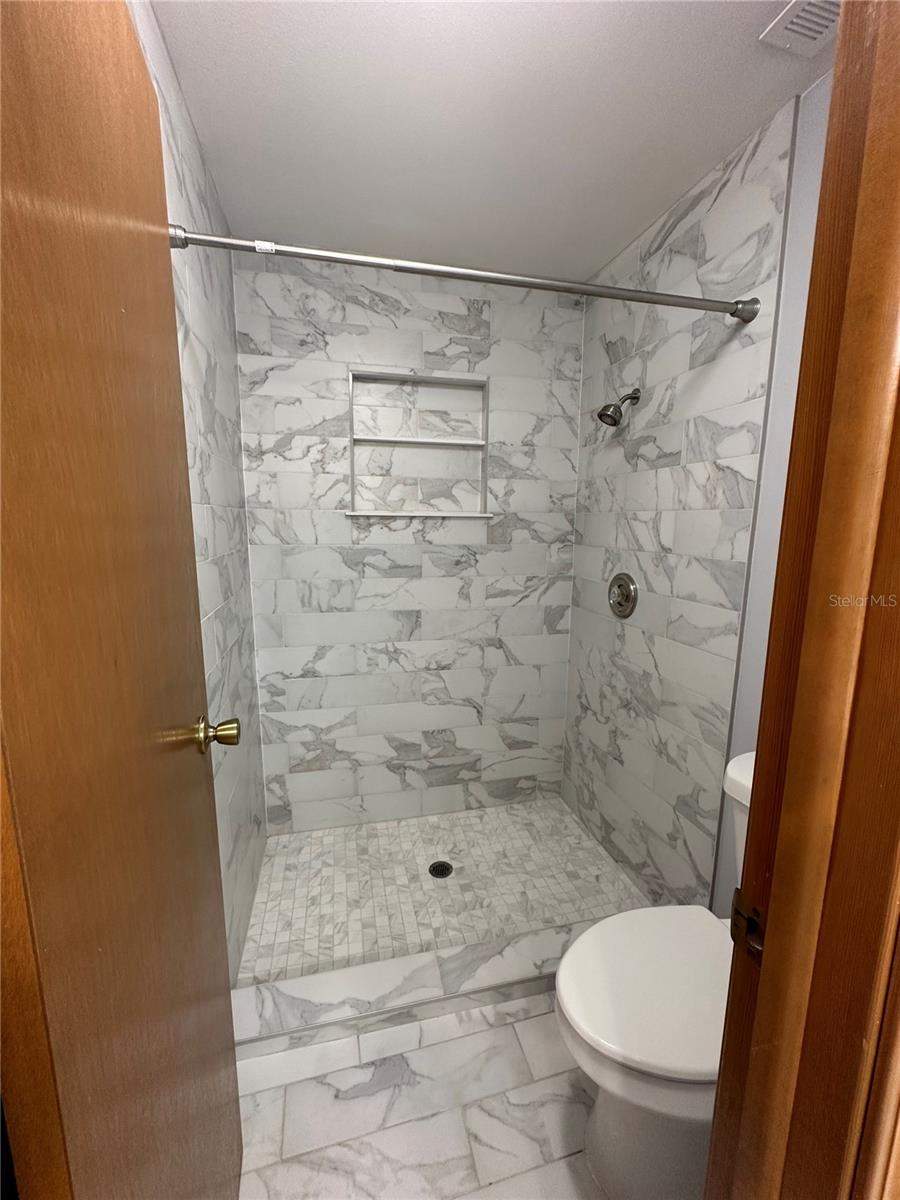 Image 21 of 22 For 7427 Spring Villas Circle