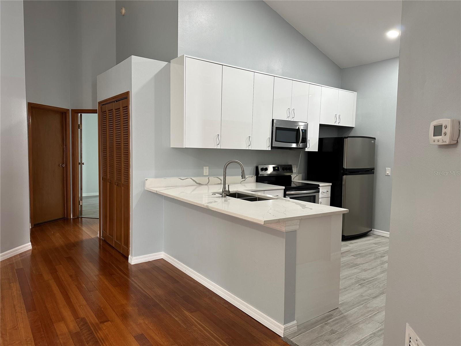 Image 6 of 22 For 7427 Spring Villas Circle